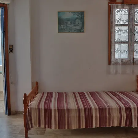 Stelios Oia